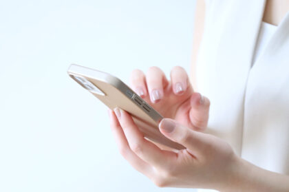 ピントが合わなくなる「スマホ老眼」