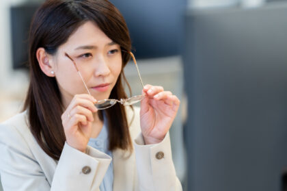 飛蚊症はほうっておいてもいい？